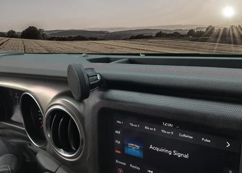 Vista 4 de Course Motorsports Soporte de teléfono de ajuste directo - Jeep Wrangler/Gladiator/Rubicon 2018-2023 - Base manual