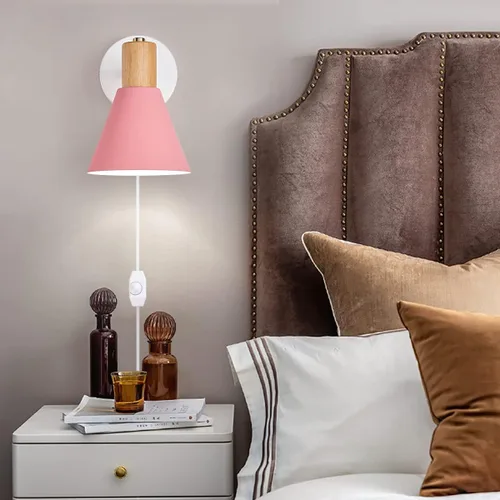 Vista 4 de ClanKin Juego de 2 apliques de pared para dormitorio, lámpara de lectura de pared estilo madera ajustable y regulable en color negro, luz de pared