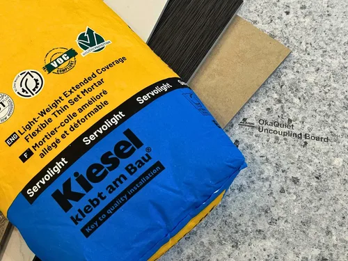 Vista 2 de Kiesel Servolight - Mortero modificado de polímero acrílico gris, bolsa de 33 libras (33.1 lbs), a base de cemento, altamente flexible, auto-curado