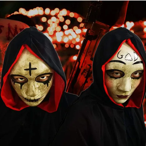 Vista 2 de Máscaras con cruz e inscripción de God para pareja de la película The Purge