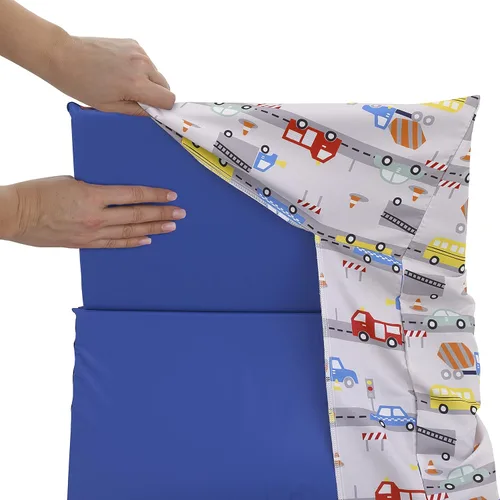 Vista 3 de Everything Kids Hoja de almohadilla para siesta preescolar roja, amarilla y azul para construcción, autobús, camión y automóvil Construcción