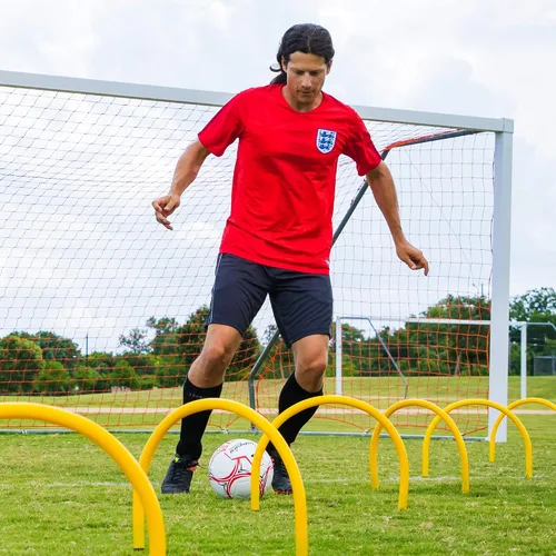 Vista 6 de Champion Sports Juego de arco de pases de fútbol, 12 arcos de entrenamiento duraderos con estacas y bolsa de transporte, porterías de fútbol
