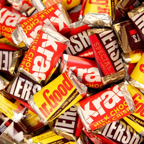 Vista 4 de Kit de 200 caramelos personalizados para cumpleaños número 50, regalos de fiesta de chocolate para invitados, suministros de bufé de dulces