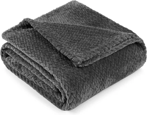 Vista 16 de PAVILIA - Manta de forro polar suave y sólida de color negro para sofá, mantas ligeras y mullidas y cálidas para cama, manta de franela mullida