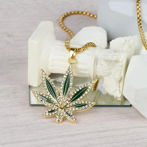 Vista 2 de Man's Fashion Hip Hop - Colgante de hoja de marihuana chapado en oro de 18 quilates, hip hop, King Queen, colgante para regalo, Alumida, Circonia