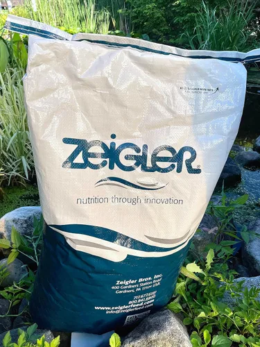 Vista 2 de Zeigler Koi/Goldfish Food - Dieta de cultivo para un alto crecimiento, pellets de 0.118 in, bolsa de 33 libras