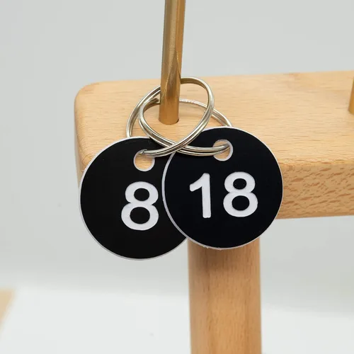 Vista 4 de Etiquetas de plástico para números de identificación con llaveros (50, negro)