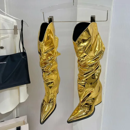 Vista 28 de Vertundy Botas altas hasta la rodilla metálicas con punta puntiaguda para mujer, botas altas de tacón alto de charol plisadas, botas largas plisadas