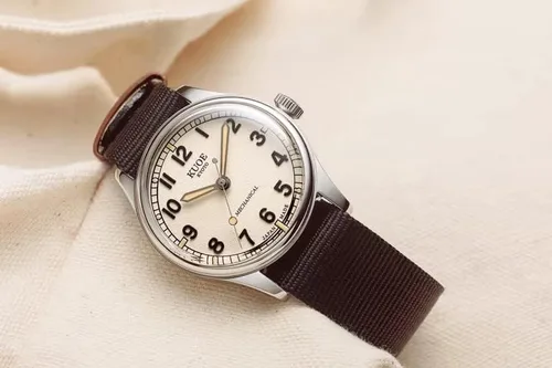 Vista 9 de KUOE Old Smith 90-002 No-Date, Automatic NH38 Movement, Ivory, Replacement Belt Included