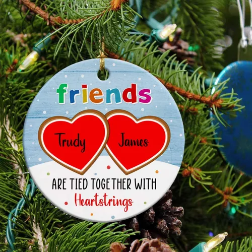 Vista 4 de Adornos de cerámica personalizados para los mejores amigos están atados con cuerdas de corazón, adorno personalizado de 2 amigos, adorno de buenos