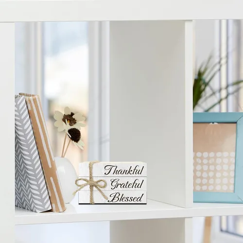 Vista 5 de Libros decorativos para decoración del hogar, pila de libros de madera para decoración de mesa, libros de agradecimiento y gratitud bendecidos