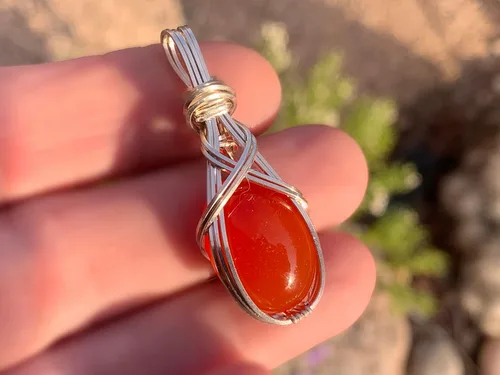 Vista 3 de Colgante de cristal de cuarzo rosa de 14 quilates, calidad AAA relleno de oro, varita de corazón, reiki Energy Romance, con elegante caja de regalo