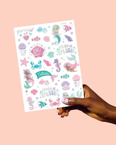 Vista 5 de xo, Fetti Tatuajes temporales de sirena bajo el mar, 56 estilos de aluminio iridiscentes, suministros para fiestas de cumpleaños para niños