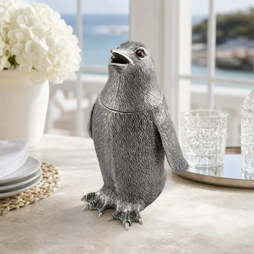 Vista 4 de Vagabond House Coctelera de pingüino de peltre, vajilla inspirada en el océano, 24 onzas, 9 pulgadas de alto