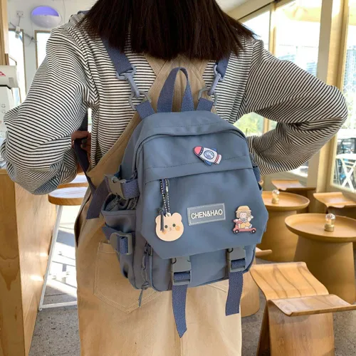 Vista 2 de Mini mochila kawaii con bonitos accesorios de alfiler, colgante de felpa, mochila escolar kawaii linda mini estética, Azul 3, Mochilas tipo mochila