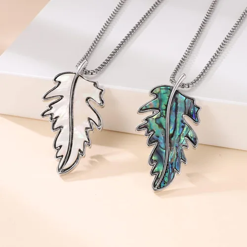 Vista 4 de Collar de concha de abulón de acero inoxidable con alas de ángelhojaflor, collares con colgante de concha de abulón, joyería de cumpleaños