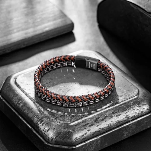Vista 4 de murtoo Pulsera de cuero y acero, cadena de acero inoxidable y pulseras de cuero para hombre