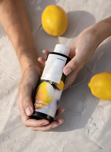 Vista 2 de KORRES Limpiador Corporal Renovador, Aroma a Albahaca y Limón, Gel Espumoso de Ducha para Mujeres y Hombres con Botánicos Griegos Hidratantes, Jabón