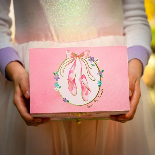 Vista 5 de Jewelkeeper Caja de música y juego de joyas de bailarina para niñas pequeñas, 3 regalos de bailarina para niñas, joyero musical de bailarina