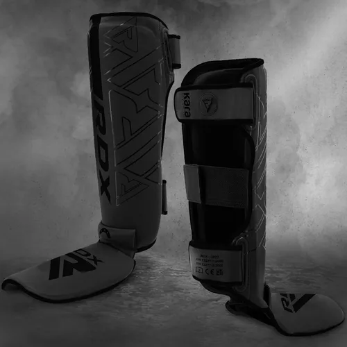 Vista 7 de RDX Espinilleras para kickboxing, Muay Thai y almohadillas de entrenamiento, protección de espuma de empeine Kara de cuero Maya Hide, protector