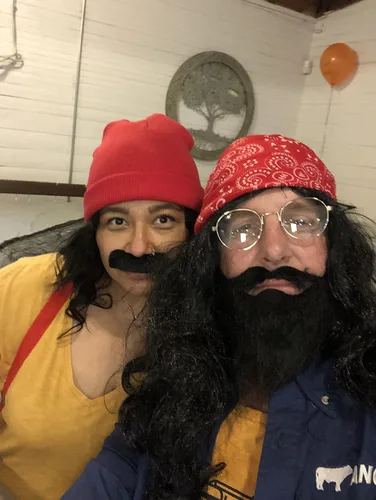 Vista 2 de Barba falsa de Halloween, disfraz divertido para fiesta de disfraces, barba negra Chong Bigote peluca de Halloween, Negro
