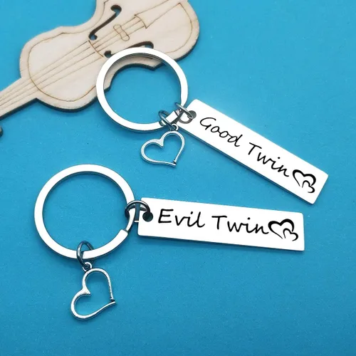 Vista 6 de Xiahuyu Regalos para gemelos, gemelos, gemelos, niñas, niños, regalo de Good Twin Evil Twin Twin, juego de llaveros a juego, regalo de joyería