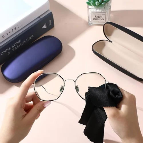 Vista 5 de Leumoi Paquete de 12 fundas rígidas para lentes con tela para gafas, funda protectora para gafas para mujeres y hombres, Negro, rojo, azul