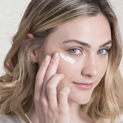 Vista 3 de FLEUR & BEE Crema de ojos antienvejecimiento Limpia, 100% vegana y libre de crueldad Para ojeras, ojos hinchados y arrugas Todo