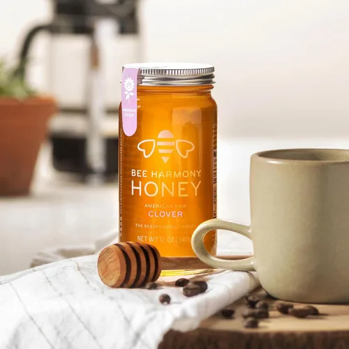 Vista 3 de Bee Harmony Miel de trébol cruda, 12 onzas (paquete de 2 tarros), fabricada en los Estados Unidos