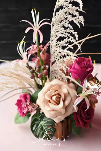 Vista 4 de Ling's moment Flores artificiales magenta con jarrón para decoración de mesa de boda, ramo de centro de mesa, maceta para ceremonia, recepción