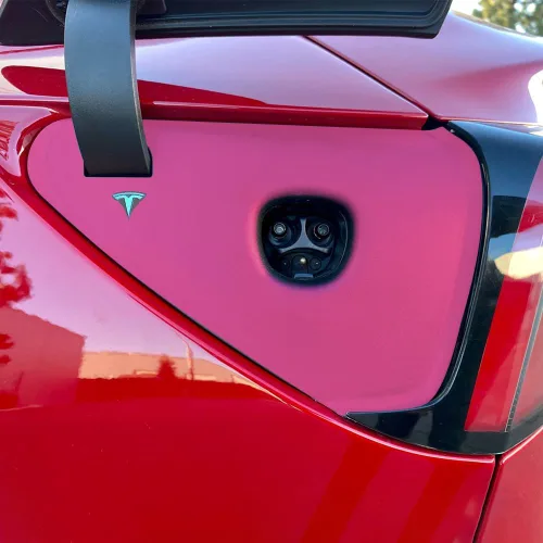 Vista 2 de IPG para Tesla - Calcomanías adhesivas de envoltura de puerto de carga, emblema para bricolaje, personaliza el modelo 3-Y (rosa)