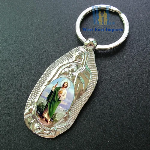 Vista 5 de 12 piezas de anillo de metal de San Judas Keychian favores de bautismo para niños y niñas Recuerdos de Bautizo San Judas (Wht)