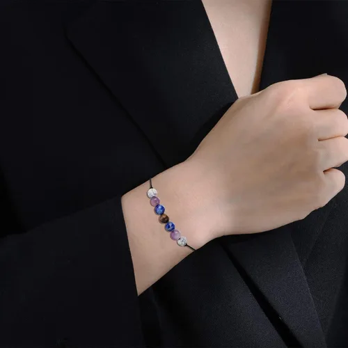 Vista 3 de Ronglry Pulsera de cristal para mujeres y hombres, piedras curativas espirituales, pulsera de gemas de amatista para aliviar la ansiedad, joyería