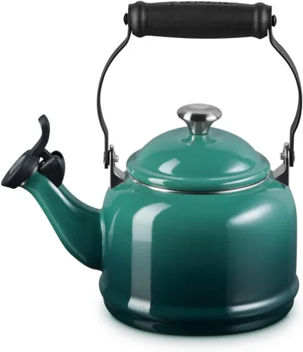 Vista 2 de Le Creuset - Tetera Demi esmaltada en acero, 1.25 cuartos de galón, Artichaut
