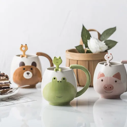 Vista 2 de Arawat Linda taza de café de rana con cuchara, diseño de ranas impresas, regalo de 14.2 fl oz, taza de café de cerámica kawaii, tazas divertidas