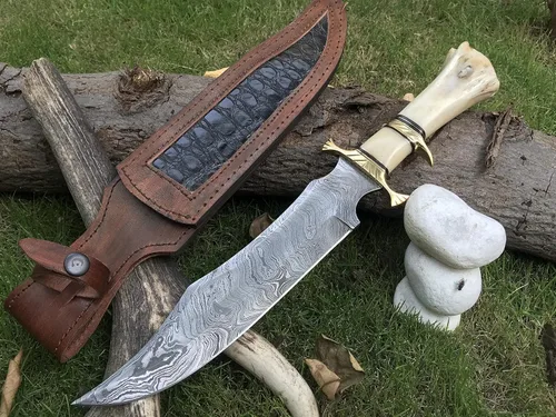 Vista 4 de Delta: hecho a mano de acero de Damasco Bowie cuchillo mango hueso de camello Artesanía artesanal, funda de cuero, pieza de exhibición decorativa