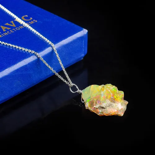 Vista 27 de Collar delicado de plata con piedra áspera de ópalo