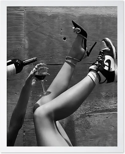 Vista 32 de Póster de arte de moda de Poster Master - Mujer en impresión de auto clásico - Arte en blanco y negro - Arte fotográfico - Arte de autos - Arte