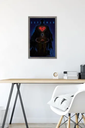 Vista 6 de DC Comics: Dark Artistic - Póster de pared de Superman, 22.4 pulgadas de largo x 14.7 pulgadas de ancho, versión enmarcada de madera de granero