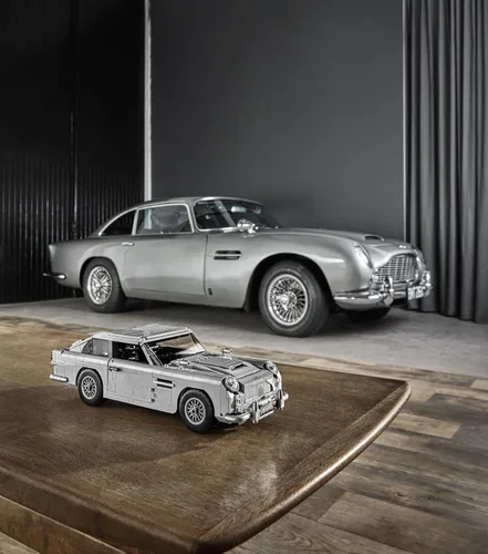 Vista 3 de LEGO Creator Expert James Bond Aston Martin DB5 10262 - Kit de construcción (1295 piezas)