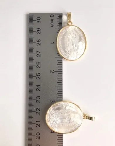 Vista 6 de Madre de Perla Nuestra Señora de Guadalupe Medalla Grande 1,5 Pulgadas Forma Oval