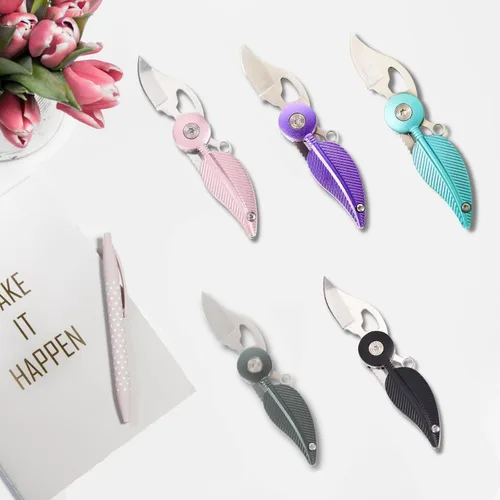 Vista 5 de Juego de mini cuchillos de bolsillo, cuchillo EDC con cadena, gadgets geniales, bonitos accesorios para llaves, regalo creativo para mujer (negro)