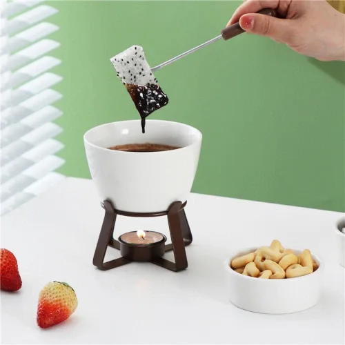 Vista 2 de Sizikato Juego de fondue de chocolate de porcelana con 2 tenedores de frutas, 10 onzas