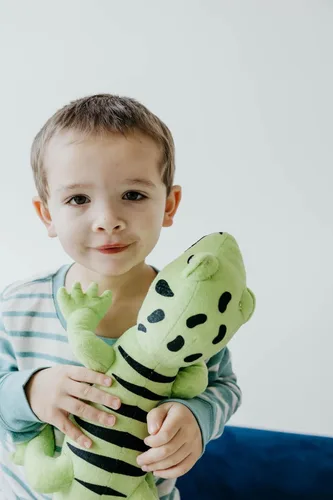 Vista 2 de The Petting Zoo Green Tree Monitor de peluche, regalos para niños, animales reptiles salvajes Onez, juguete de peluche de monitor de árbol verde, 22