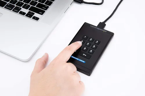 Vista 5 de SecureData SecureDrive KP 250GB SSD Hardware Encriptado USB 3.0 Unidad externa FIPS 140-2 Nivel 3 Desbloqueo a través del teclado compatible