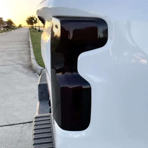 Vista 5 de SlickMod Tinte de humo de vinilo precortado para luz trasera Chevy Silverado 2019-2022 (1. luz trasera, 20% humo oscuro)