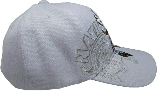 Vista 4 de Gorra con diseño de calavera de búfalo indio, color blanco