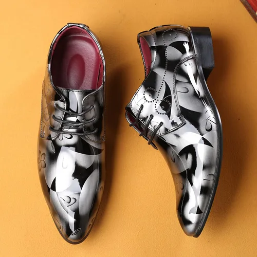 Vista 4 de Zapatos de cuero de moda para hombre, zapatos de vestir transpirables con punta recta formal con patrón de encaje