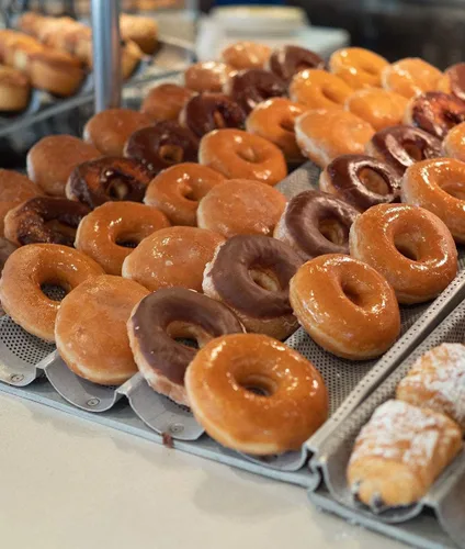 Vista 3 de HULISEN Cortador de rosquillas, cortador de donas de acero inoxidable de 3.5 pulgadas con mango de agarre suave y cortador de galletas pequeño