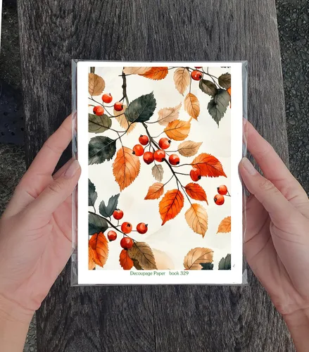 Vista 3 de Paquete de papel Decoupage (35 hojas de 6 x 8 pulgadas) bayas de otoño: hojas naranjas y rojas con bayas vibrantes y follaje dorado en diseños